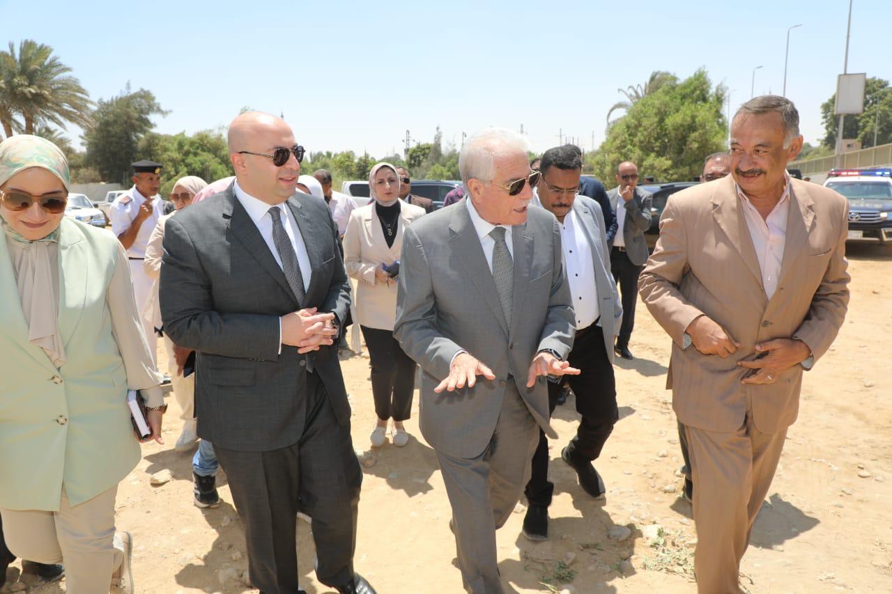 غنيم وفودة يتفقدان المرسى السياحي الجديد شرق النيل